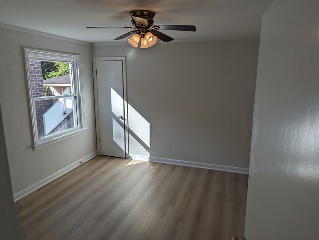 8936 S Ridgeland Avenue, Chicago, IL 60617