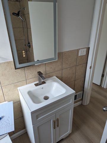 8936 S Ridgeland Avenue, Chicago, IL 60617