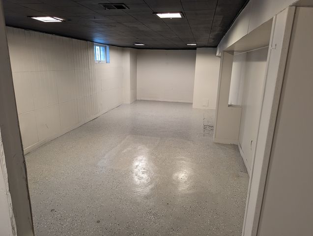 8936 S Ridgeland Avenue, Chicago, IL 60617