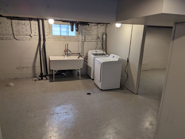 8936 S Ridgeland Avenue, Chicago, IL 60617