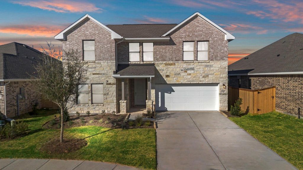 1907 Stargazer Lane, Angleton, TX 77515