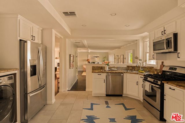 4954 Mammoth Avenue, Sherman Oaks, CA 91423