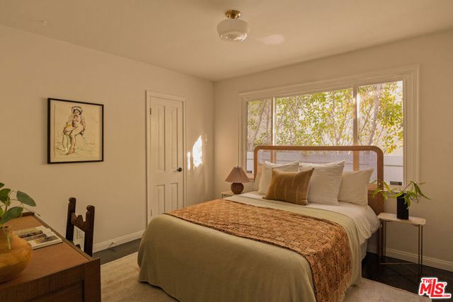 4954 Mammoth Avenue, Sherman Oaks, CA 91423