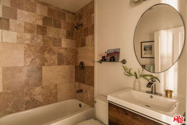 4954 Mammoth Avenue, Sherman Oaks, CA 91423