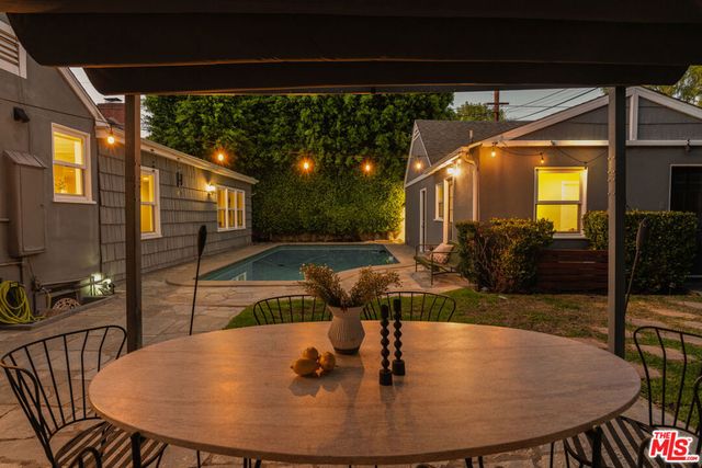 4954 Mammoth Avenue, Sherman Oaks, CA 91423