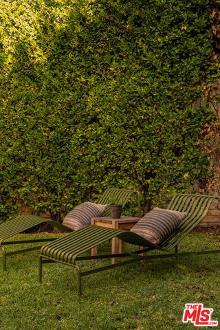 4954 Mammoth Avenue, Sherman Oaks, CA 91423
