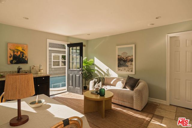 4954 Mammoth Avenue, Sherman Oaks, CA 91423