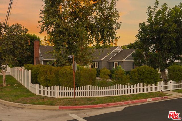 4954 Mammoth Avenue, Sherman Oaks, CA 91423