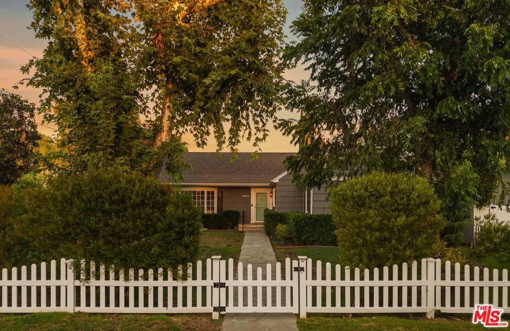 4954 Mammoth Avenue, Sherman Oaks, CA 91423
