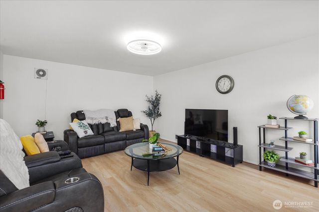 5218 90th Place NE, Marysville, WA 98270