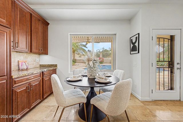 875 W BEECHNUT Drive, Chandler, AZ 85248