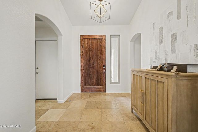 875 W BEECHNUT Drive, Chandler, AZ 85248