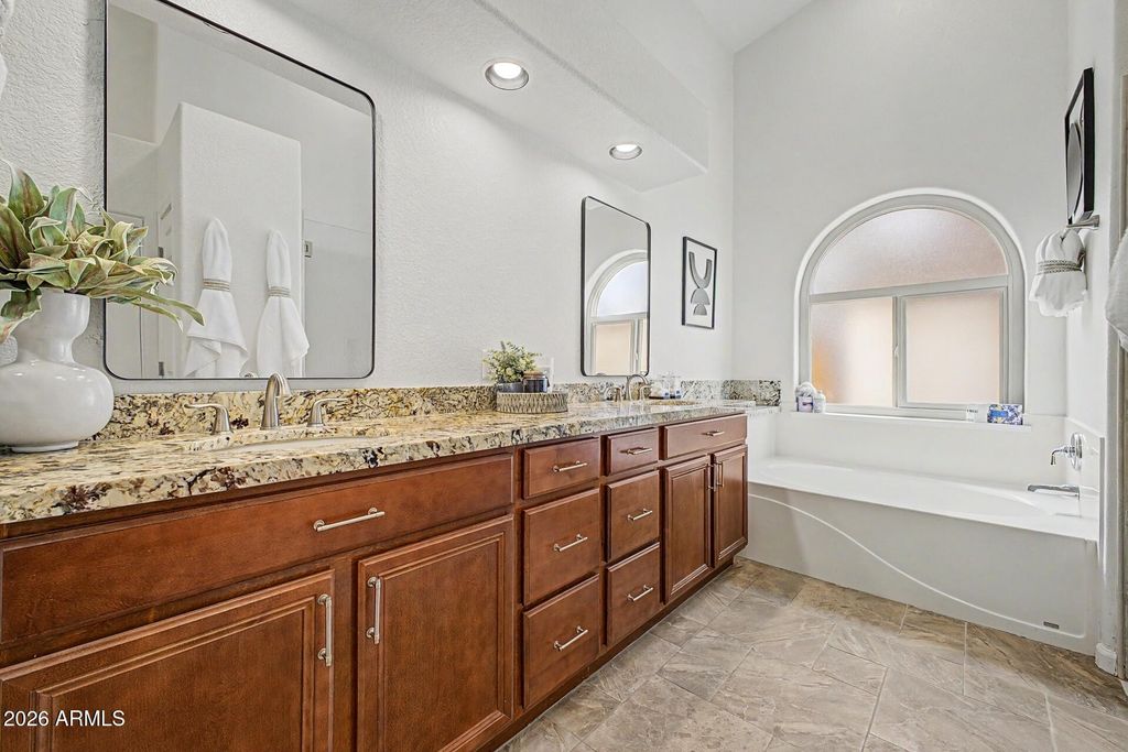 Image 21 of property listing at 875 W BEECHNUT Drive, Chandler, AZ 85248