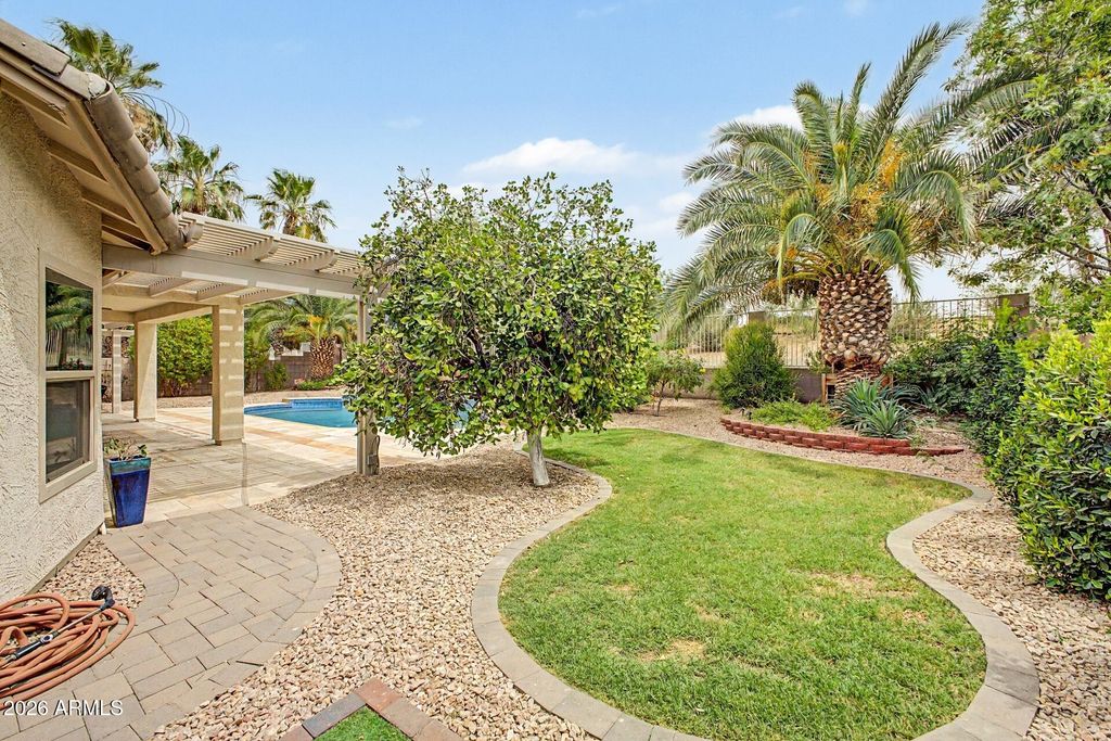 Image 27 of property listing at 875 W BEECHNUT Drive, Chandler, AZ 85248