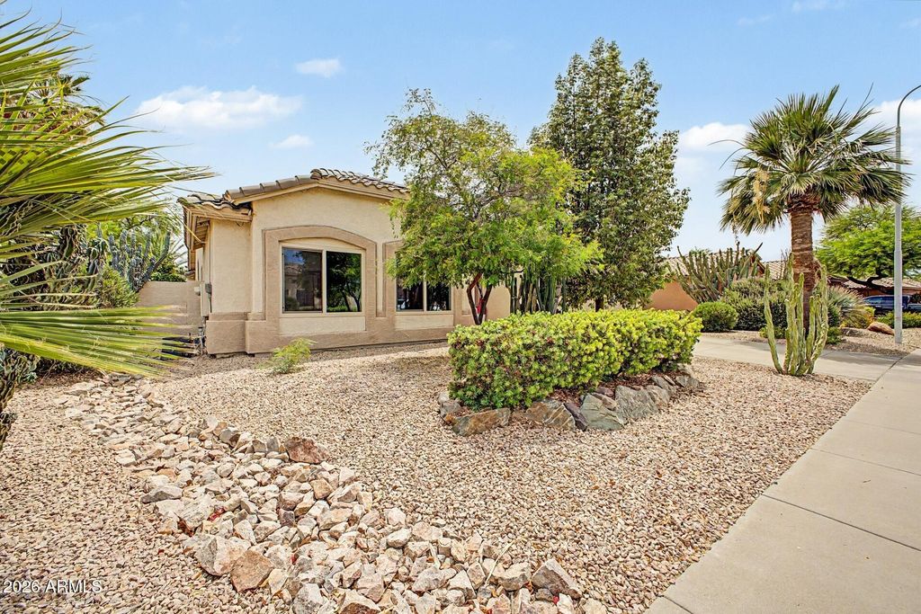 Image 4 of property listing at 875 W BEECHNUT Drive, Chandler, AZ 85248