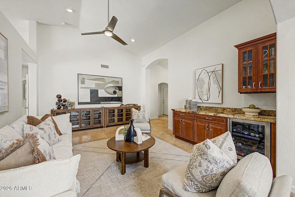 Image 8 of property listing at 875 W BEECHNUT Drive, Chandler, AZ 85248