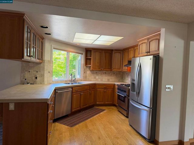 2849 Saint Joseph Dr, Concord, CA 94518