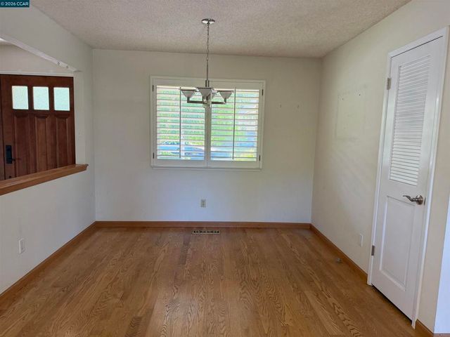 2849 Saint Joseph Dr, Concord, CA 94518