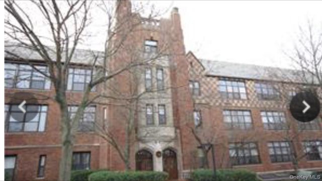 65 McKinley Avenue C2-9, White Plains, NY 10606