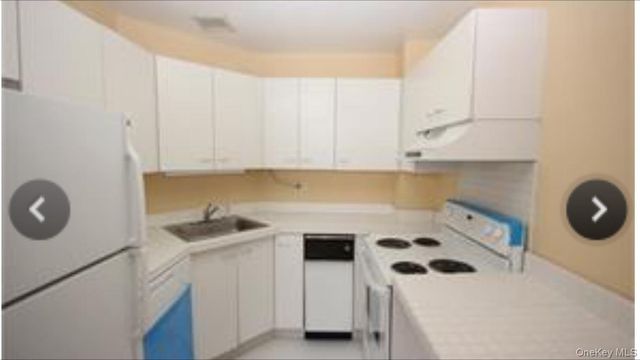 65 McKinley Avenue C2-9, White Plains, NY 10606