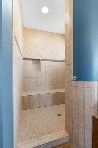 650 Farris Ranch RD, Georgetown, TX 78633