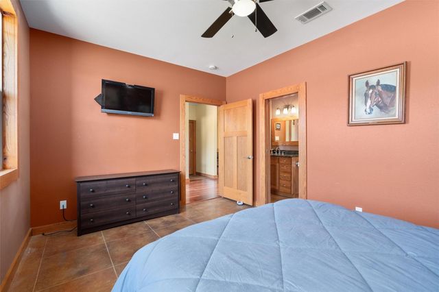 650 Farris Ranch RD, Georgetown, TX 78633