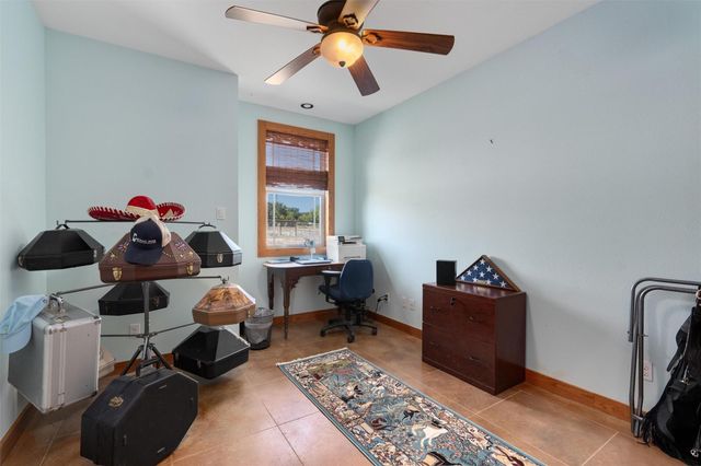 650 Farris Ranch RD, Georgetown, TX 78633
