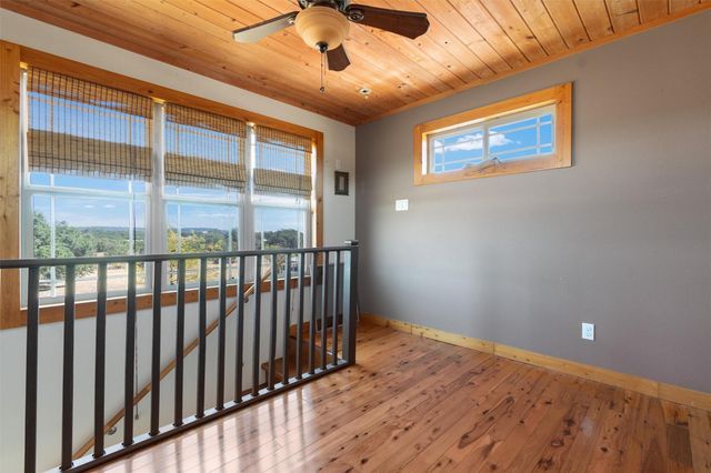 650 Farris Ranch RD, Georgetown, TX 78633