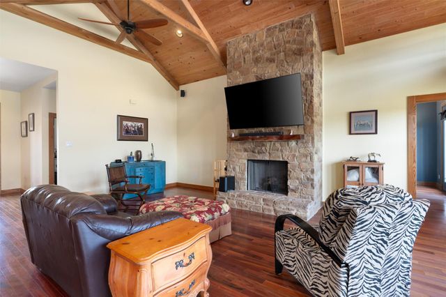 650 Farris Ranch RD, Georgetown, TX 78633
