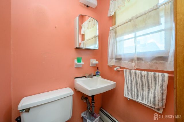 2 Carlton Street, Carteret, NJ 07008
