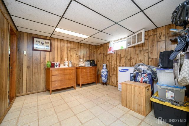2 Carlton Street, Carteret, NJ 07008