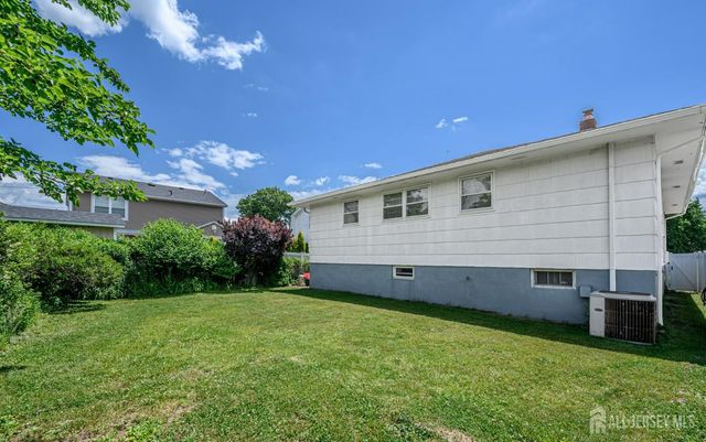 2 Carlton Street, Carteret, NJ 07008
