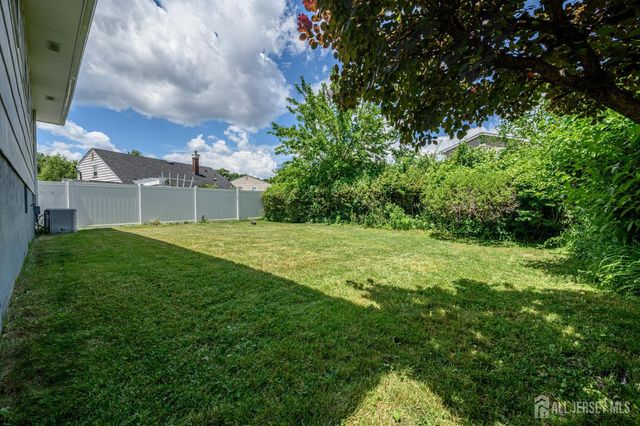 2 Carlton Street, Carteret, NJ 07008