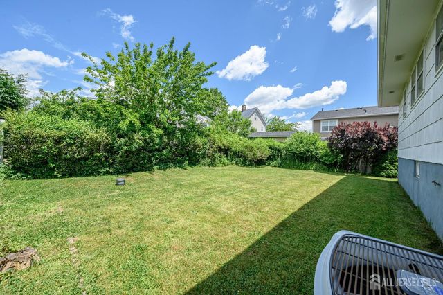 2 Carlton Street, Carteret, NJ 07008
