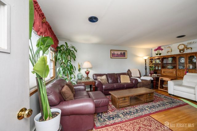 2 Carlton Street, Carteret, NJ 07008