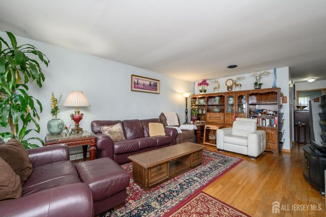 2 Carlton Street, Carteret, NJ 07008