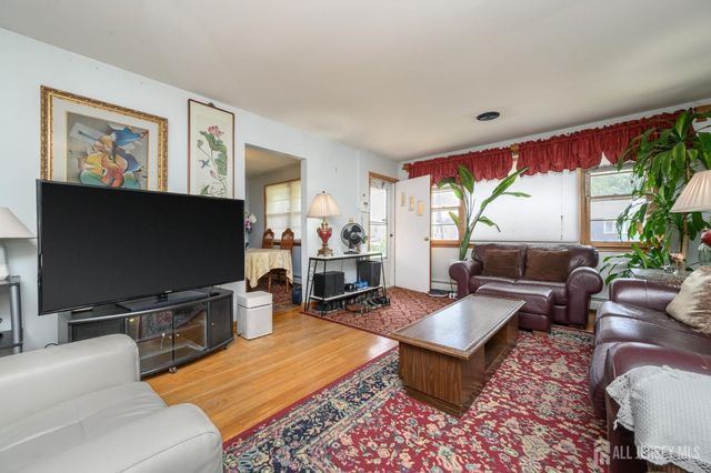 2 Carlton Street, Carteret, NJ 07008