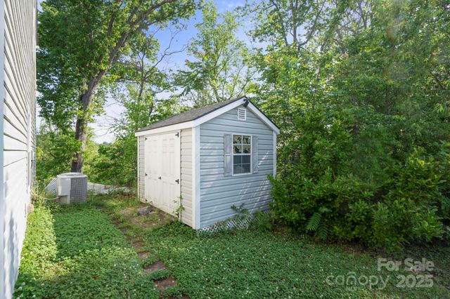 1175 Valley Street 111, Statesville, NC 28677