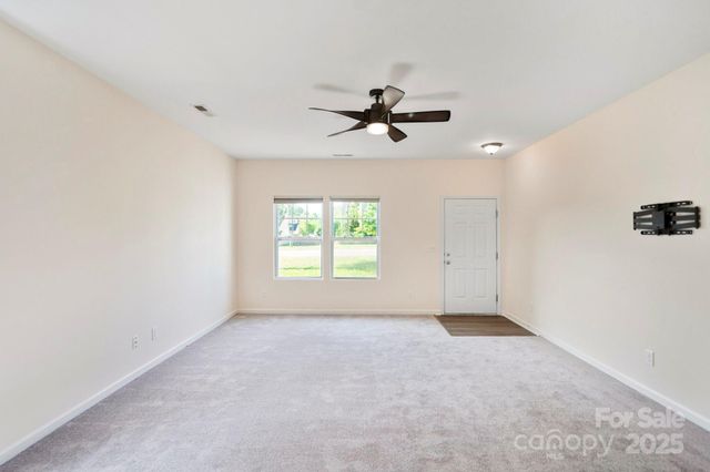 1175 Valley Street 111, Statesville, NC 28677