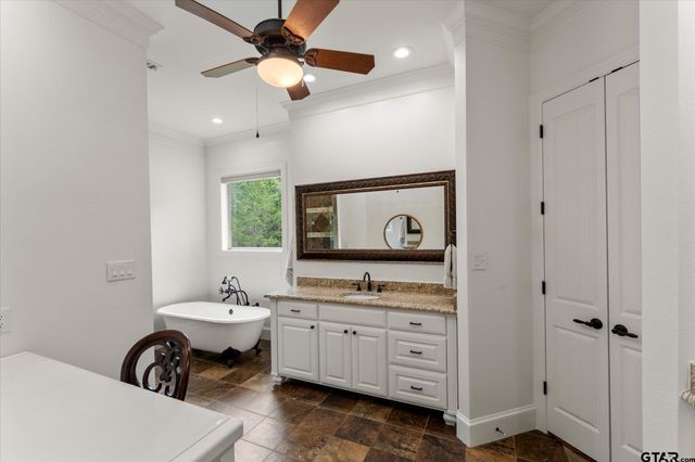 940 Pr 5980, Yantis, TX 75497
