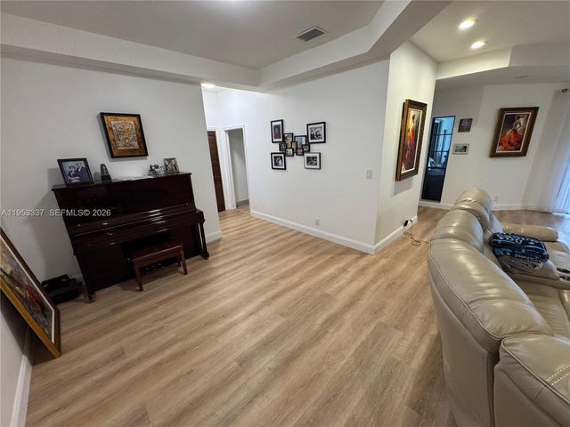 3911 SW 56th Ct, Dania Beach, FL 33312