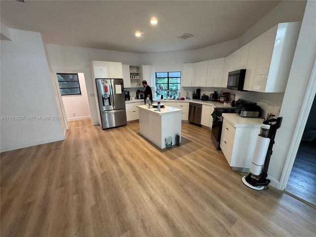 3911 SW 56th Ct, Dania Beach, FL 33312