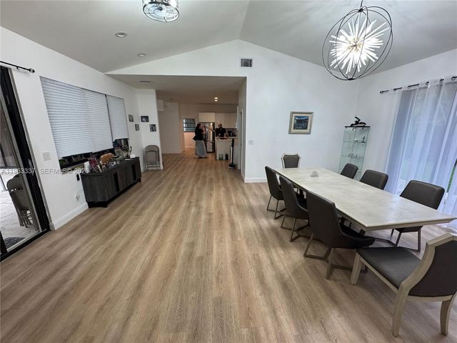 3911 SW 56th Ct, Dania Beach, FL 33312