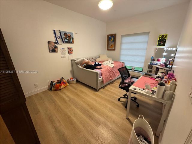 3911 SW 56th Ct, Dania Beach, FL 33312