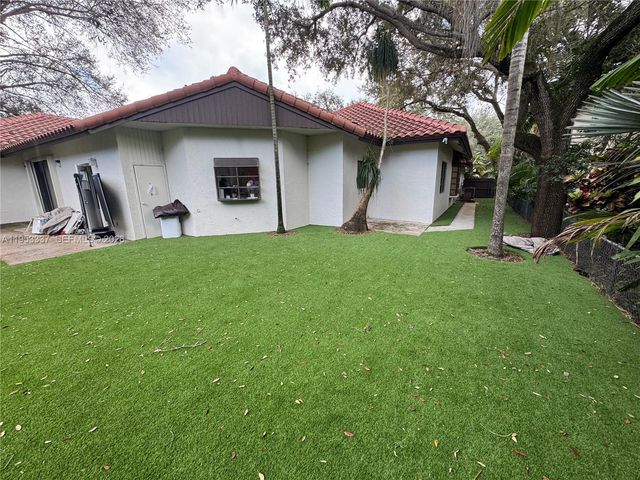 3911 SW 56th Ct, Dania Beach, FL 33312