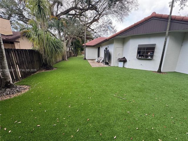 3911 SW 56th Ct, Dania Beach, FL 33312