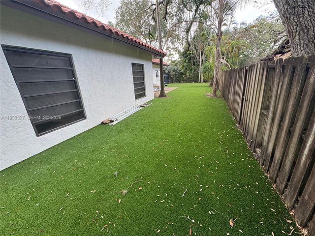 3911 SW 56th Ct, Dania Beach, FL 33312