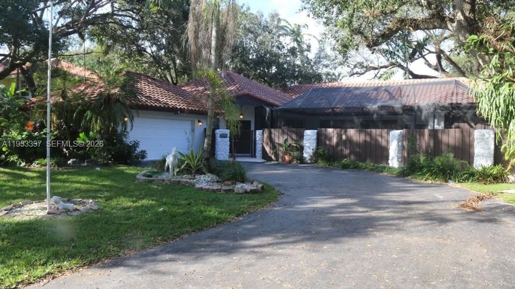 3911 SW 56th Ct, Dania Beach, FL 33312