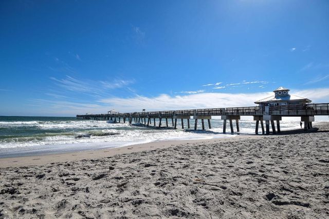 2056 Windward Way, Jupiter, FL 33477