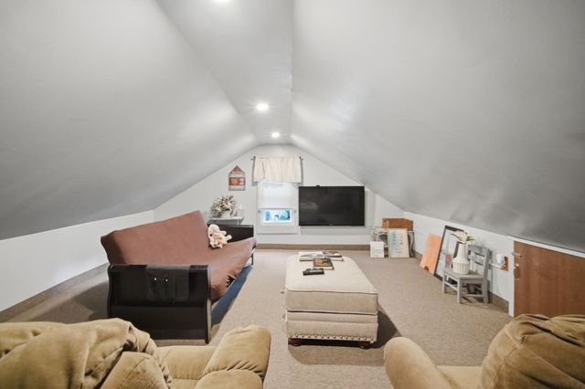 28 Dalton Pl, Springfield, MA 01109